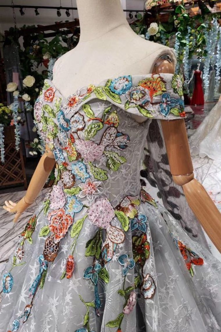 New Arrival Off the Shoulder Lace Prom Dresses with Appliques Quinceanera Dresses N1672