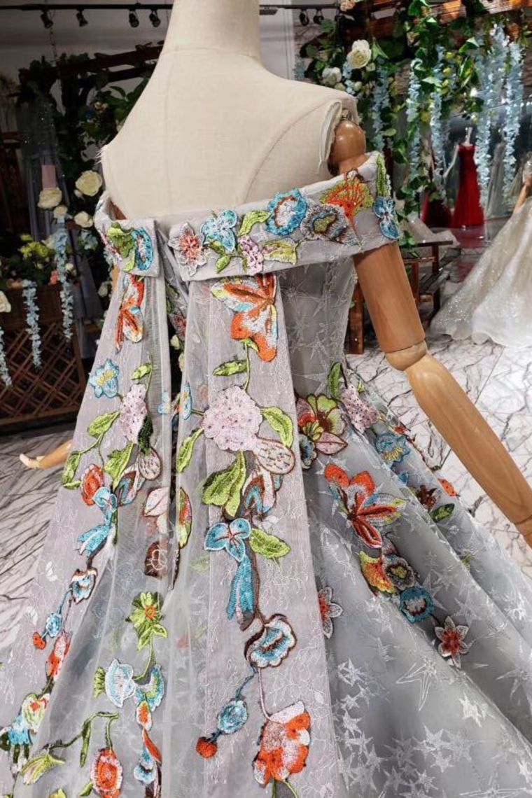 New Arrival Off the Shoulder Lace Prom Dresses with Appliques Quinceanera Dresses N1672