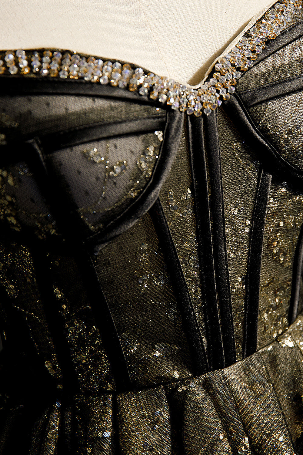 Elegant Black Spaghetti Strap Sequins Tulle Short Homecoming Dress