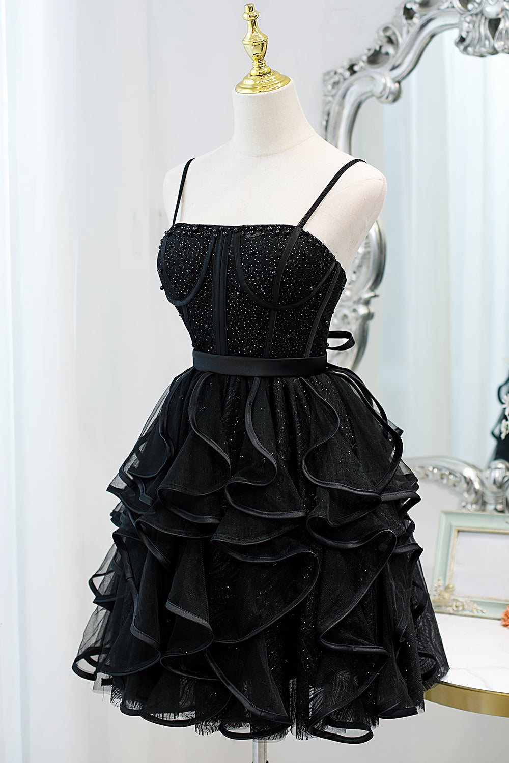 Black Sequins Spaghetti Straps Tulle Short Homecoming Dress
