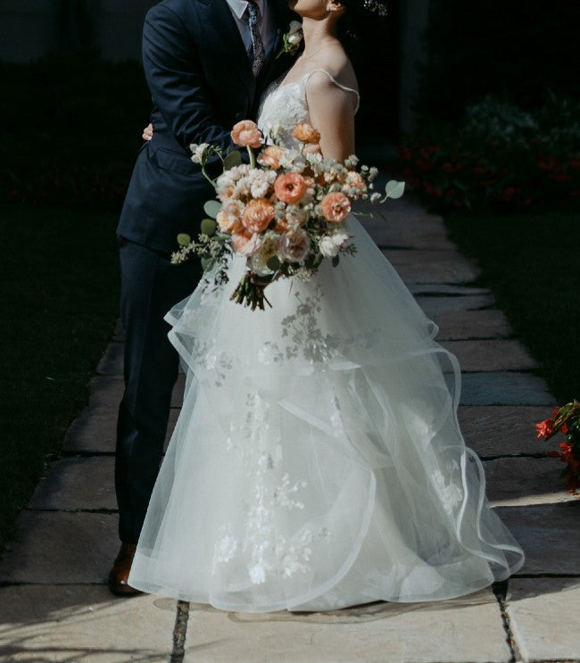 Spaghetti Straps Tulle Beach Wedding Dresses with Lace Appliques Long Bridal Dresses N1890