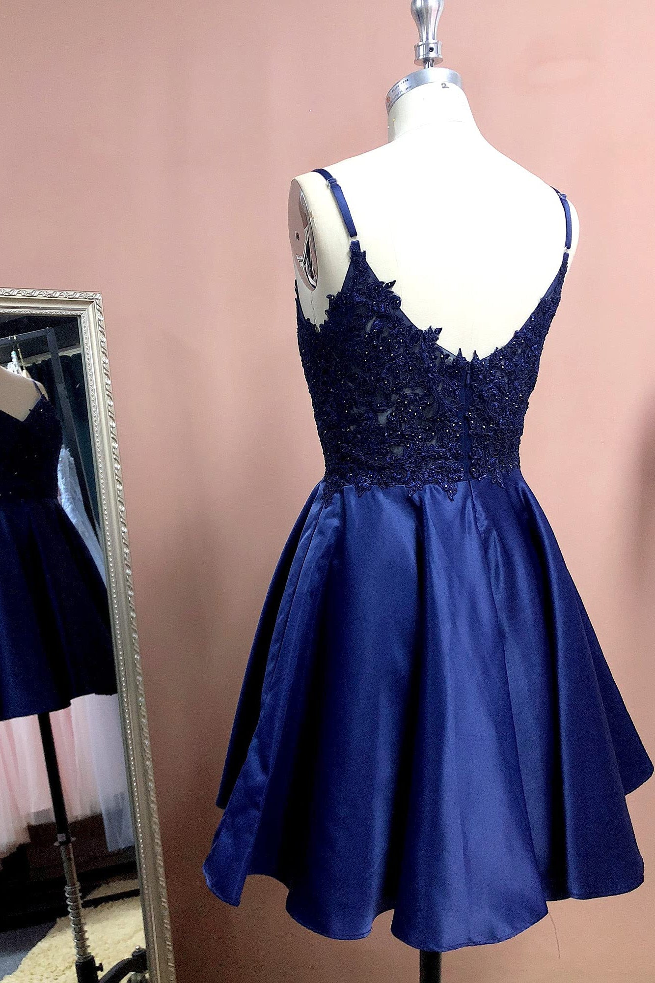 A Line V-Neck Homecoming Dresses with Pockets for Juniors Graduation Party Gown