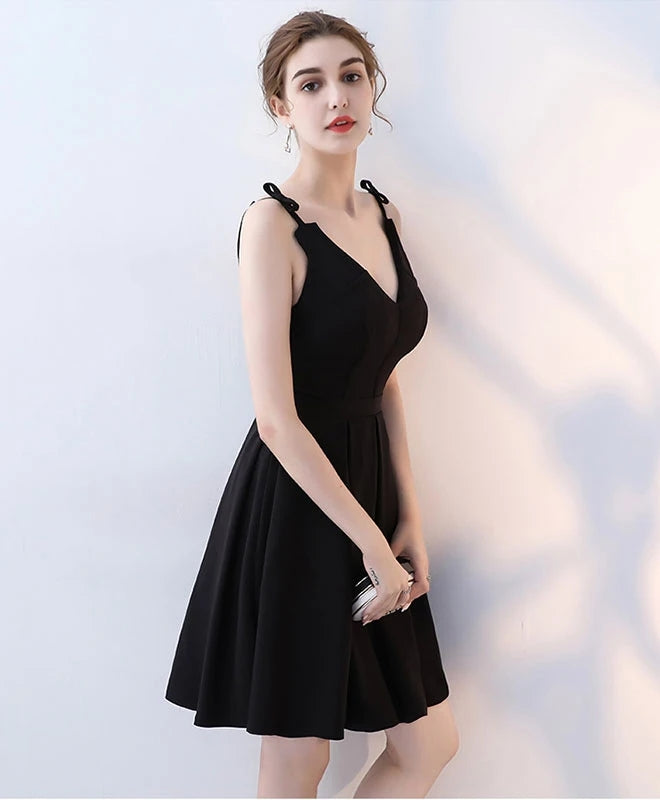 Elegant Black Spaghetti Straps V-neck Homecoming Dresses