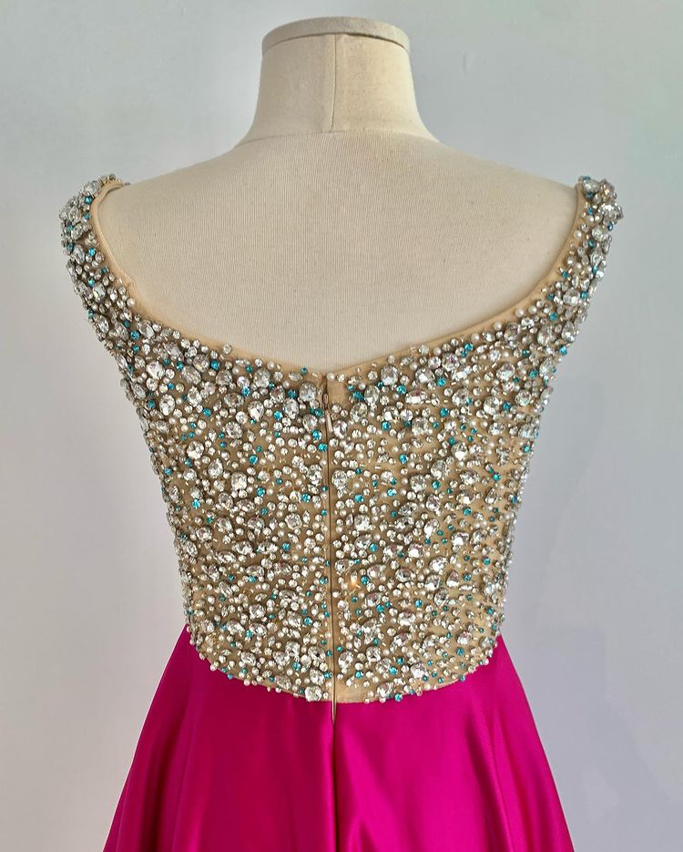 Classy A Line Floor Length Beading Satin Long Prom Dresses Y0362