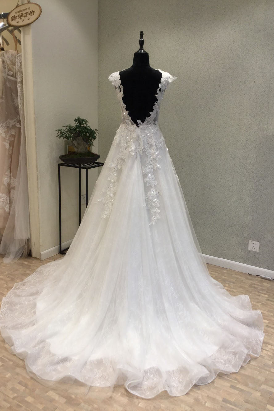 A Line Lace Beach Wedding Dresses with Appliques New Sleeveless Bridal Dresses N1636