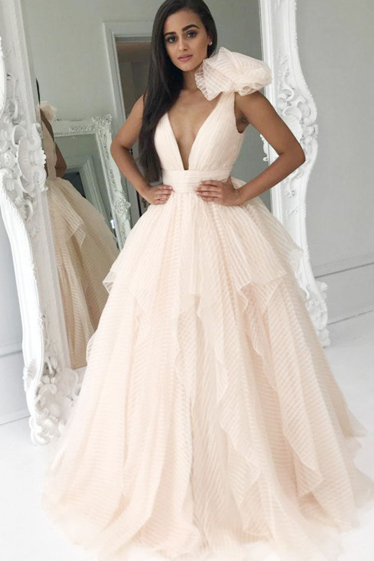 Elegant Deep V-Neck Light Pink Ball Gown Princess Prom Dresses Quinceanera Dresses
