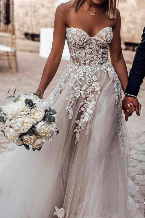 Boho Sweetheart Tulle Appliques Long Beach Wedding Dresses