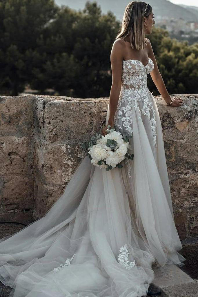 Boho Sweetheart Tulle Appliques Long Beach Wedding Dresses