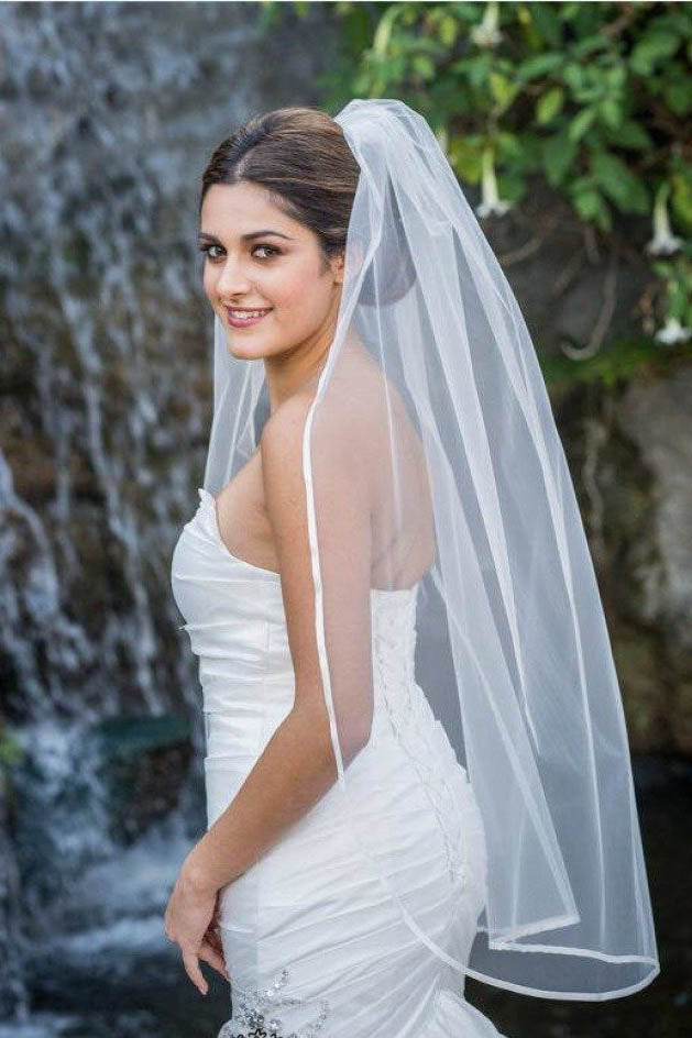 1 Tier Fingertip Length Wedding Veils with Ribbon Trim Edge V018