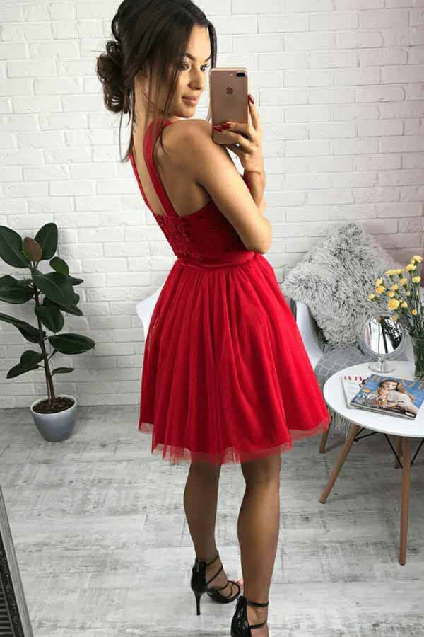 Pretty A Line Red Tulle Short Homecoming Dresses with Beading