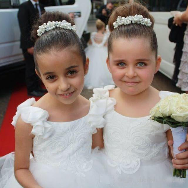 Long Tulle Flower Girl Dresses with Pearls Puffy Custom Made Kids Dresses with Flowers F044