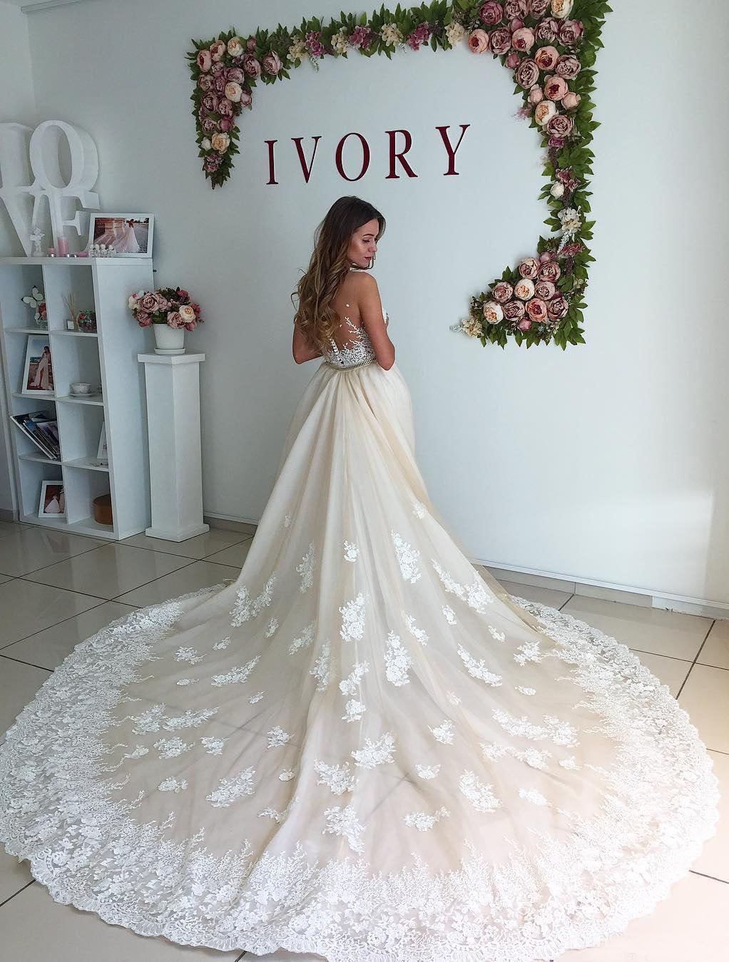 Gorgeous Wedding Dresses with Lace Long Wedding Dresses with Detachable Train N1587