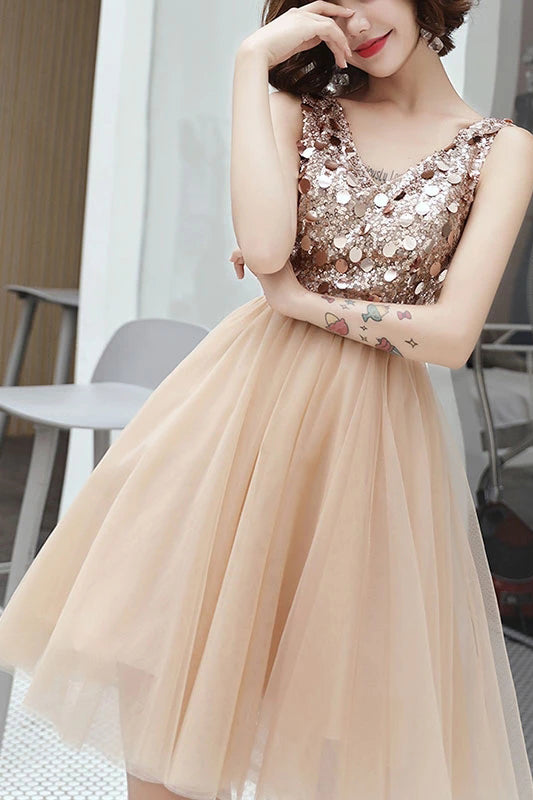 Sparkly V-Neck Sequins Tulle Homecoming Dresses N2140