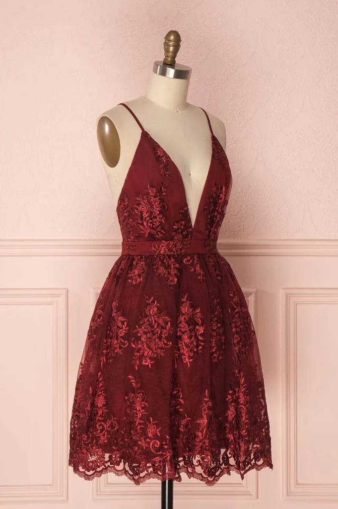 Burgundy V-Neck Lace Short Backless Homecoming Dress N375