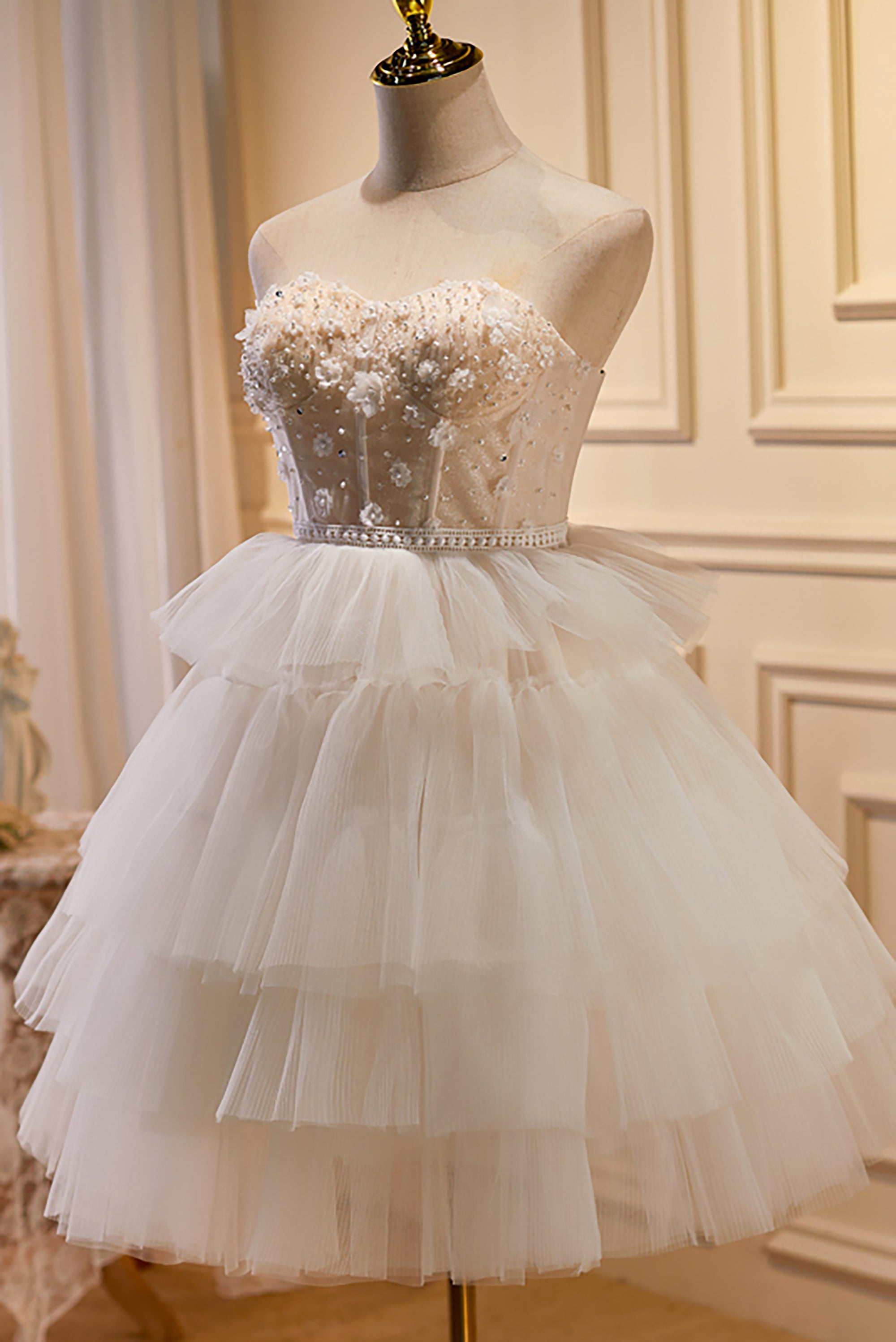 Sweetheart A-line Beads Tulle Short Homecoming Dress LJ0563