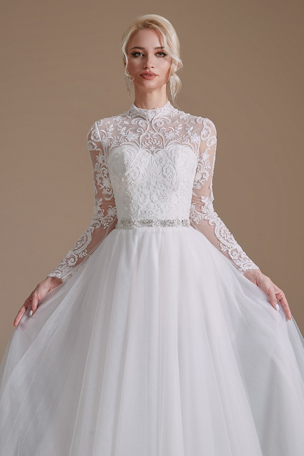 A Line Lace Appliques Long Sleeve Tulle Chapel Train Wedding Dresses