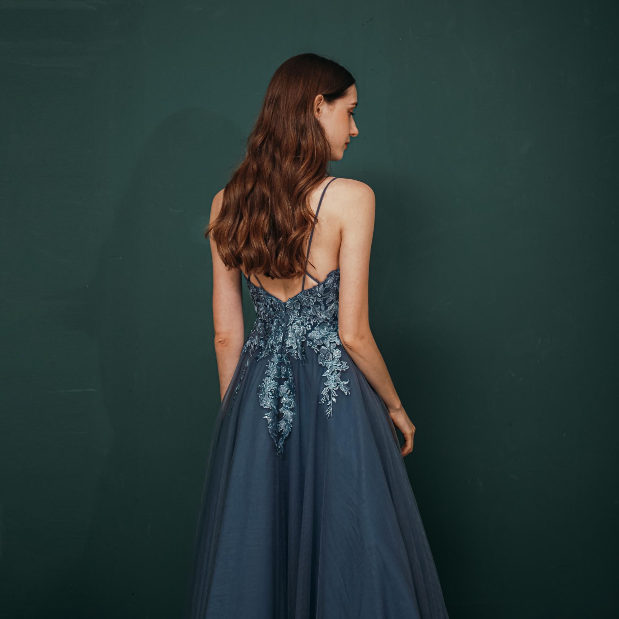 Pretty Long Tulle Prom Dresses Spaghetti Straps Prom Gowns With Appliques Y351032