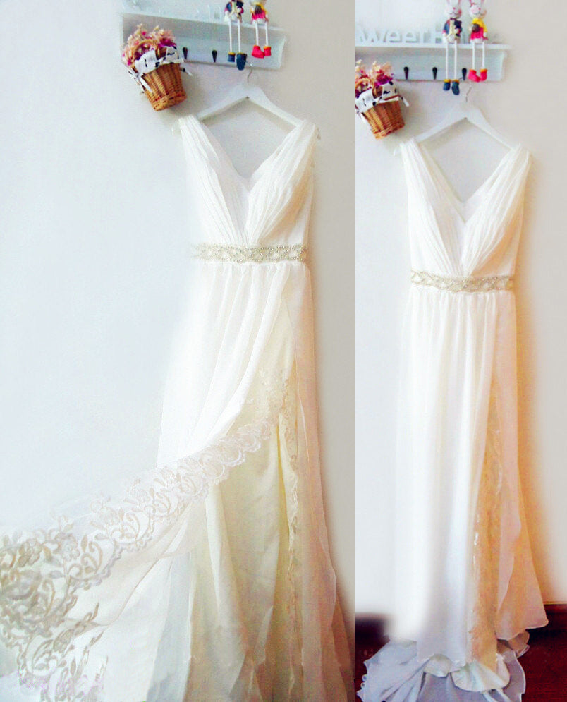 Charming Ivory V-Neck Lace Long Beach Wedding Dresses With Side Slit