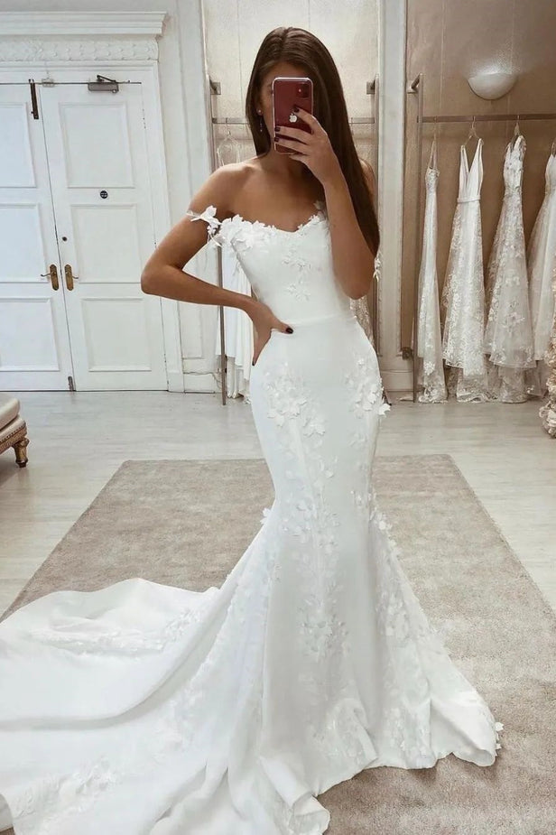 Charming Mermaid Wedding Dresses with Appliques N024