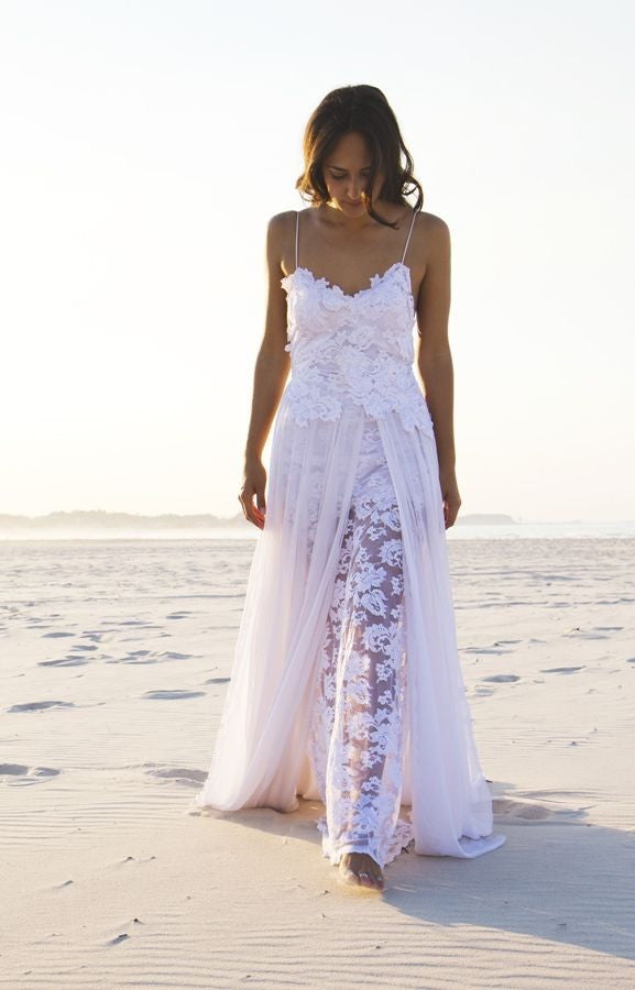 Sexy Spaghetti Straps Backless Lace Appliques Beach Wedding Dress