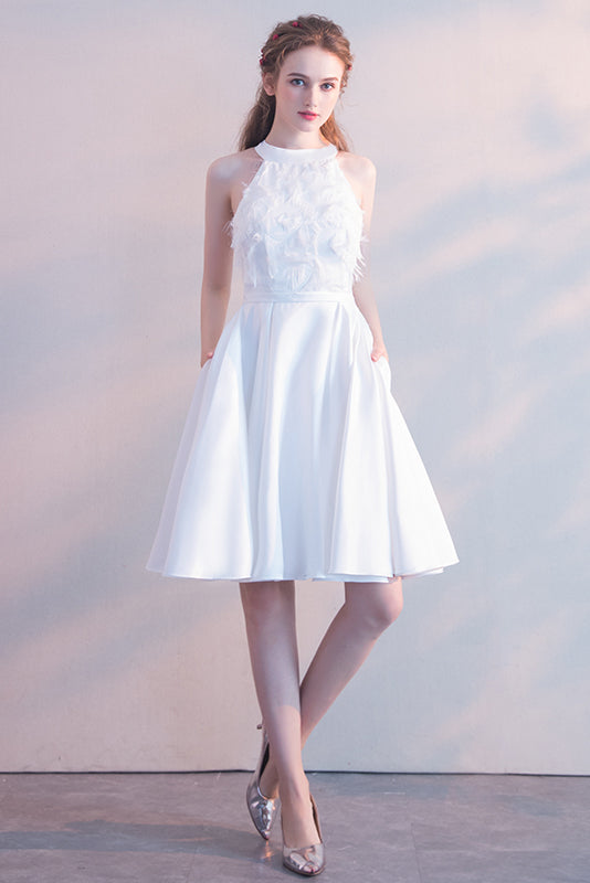 Elegant Halterneck White Sleeveless Short Homecoming Dress
