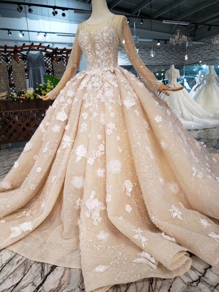 Princess Long Sleeves Ball Gown Wedding Dresses Puffy Wedding Gown with Beads N1630