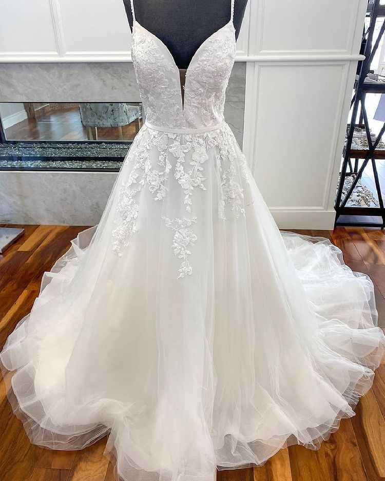 Charming Long Spaghetti Straps Tulle Wedding Dresses Bridal Gowns Y0147