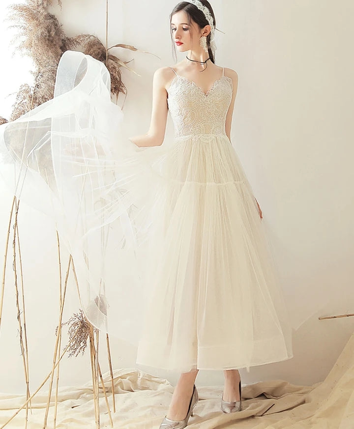Classy Spaghetti Straps Tulle Backless Beach Wedding Dress Y0262