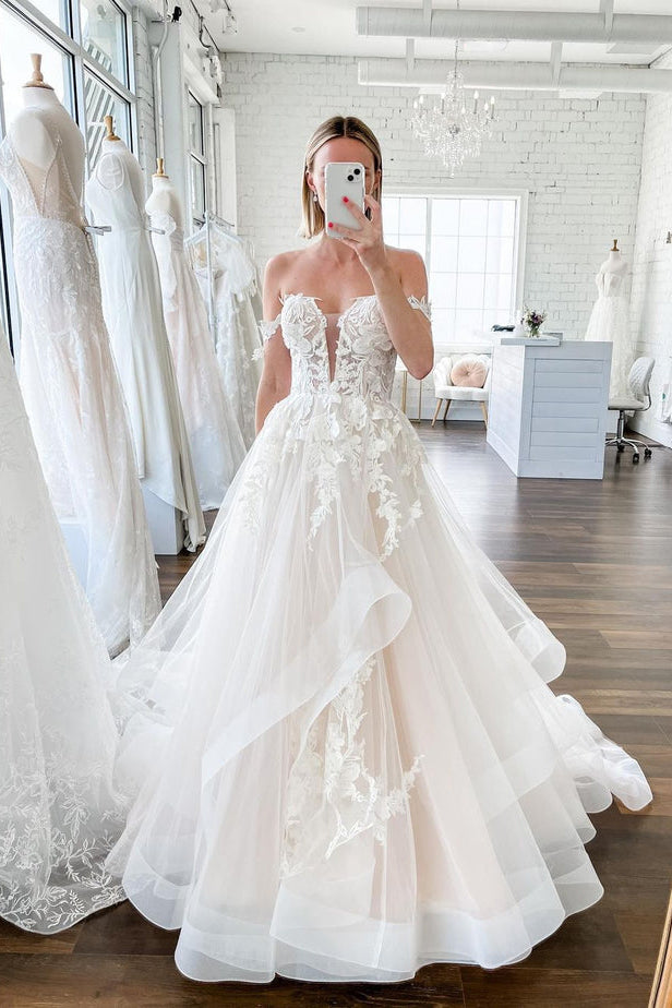 Off the Shoulder Tulle Appliques Wedding Dress N032