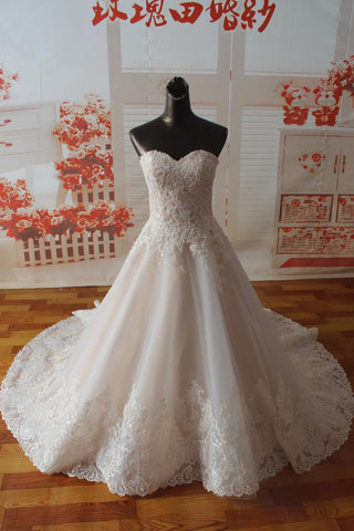 products/ball_gown_sweetheart_tulle_lace_appliques_bridal_dress.jpg