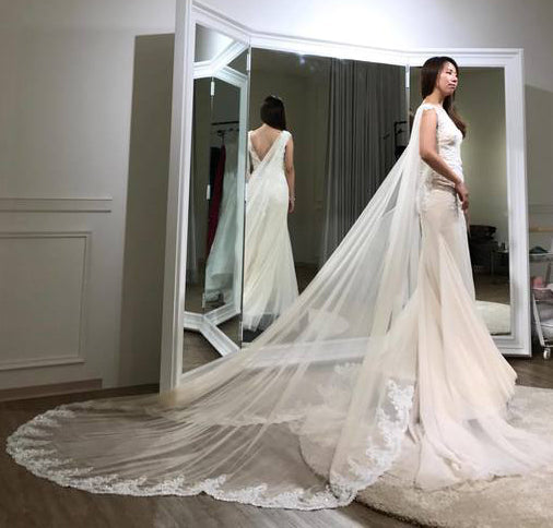 Trumpet Floor-length Sheer Sleeveless Lace Appliques Chiffon Wedding Dresses with Shoulder Yarn N410