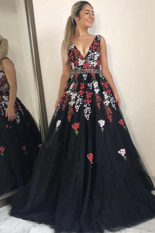 Stunning V-Neck Black Evening Dress with Appliques Beading Sleeveless Long Prom Dress N1445