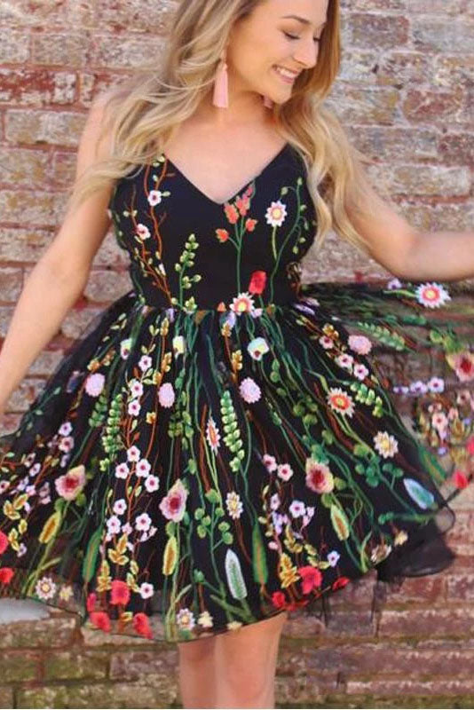 Black Spaghetti Straps Sleeveless Homecoming Dresses with Lace Flowers