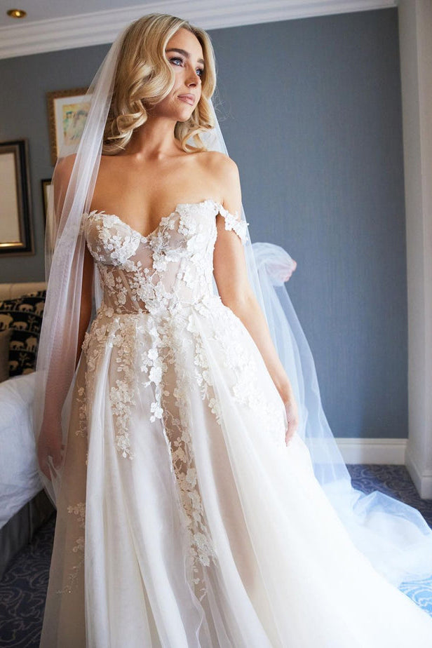 Off-the-shoulder Sweetheart Tulle Wedding Dresses with Lace N064