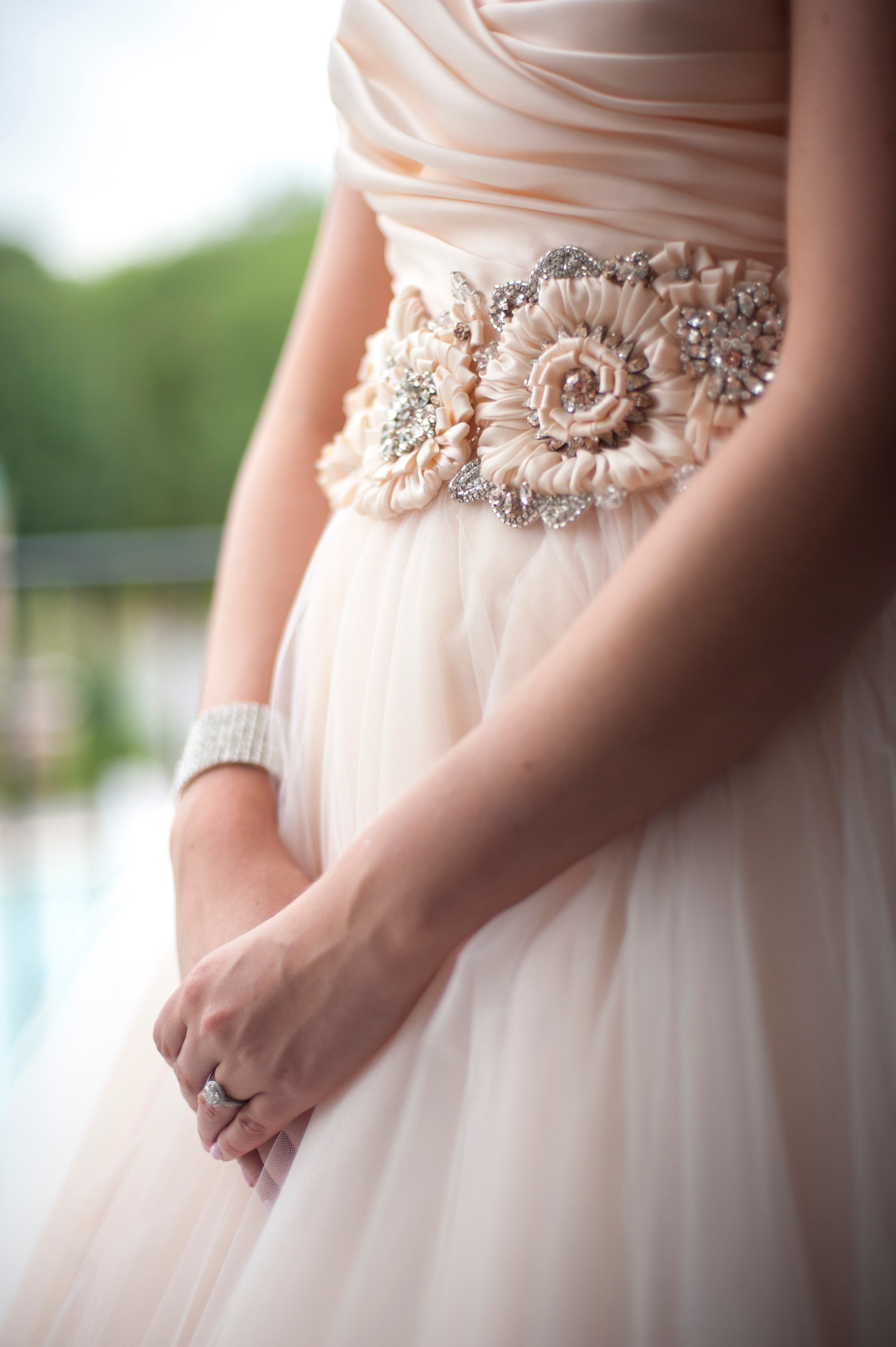 Gorgeous Strapless Sweetheart Pleats Long Ball Gown Wedding Dresses with Beading N518