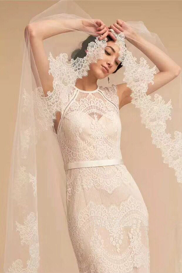 One Layer Tulle Bridal Veils with Lace Applique Edge Ivory Wedding Veils with Comb V035