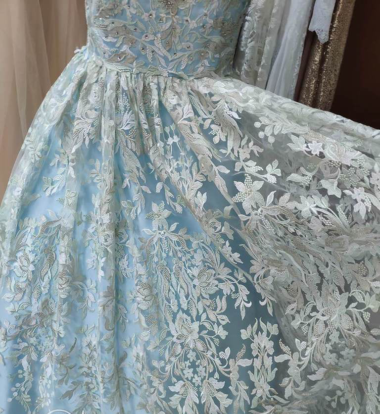 Spaghetti Strap Beaded Lace Appliques Prom Dresses