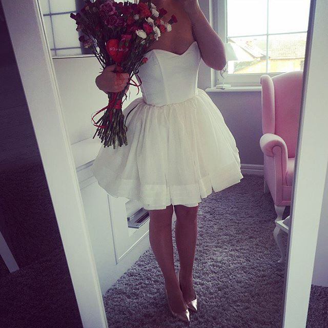 Cute A Line Sweetheart Strapless Ivory Short Homecoming Dresses