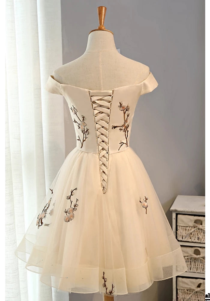 A Line Off the Shoulder Short Homecoming Gown with Appliques Tulle Short Party Dresses N2146