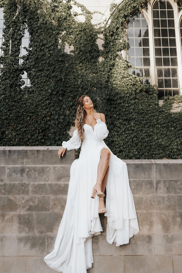 Flowy Off the Shoulder Chiffon Long Sleeve Boho Wedding Dresses N041