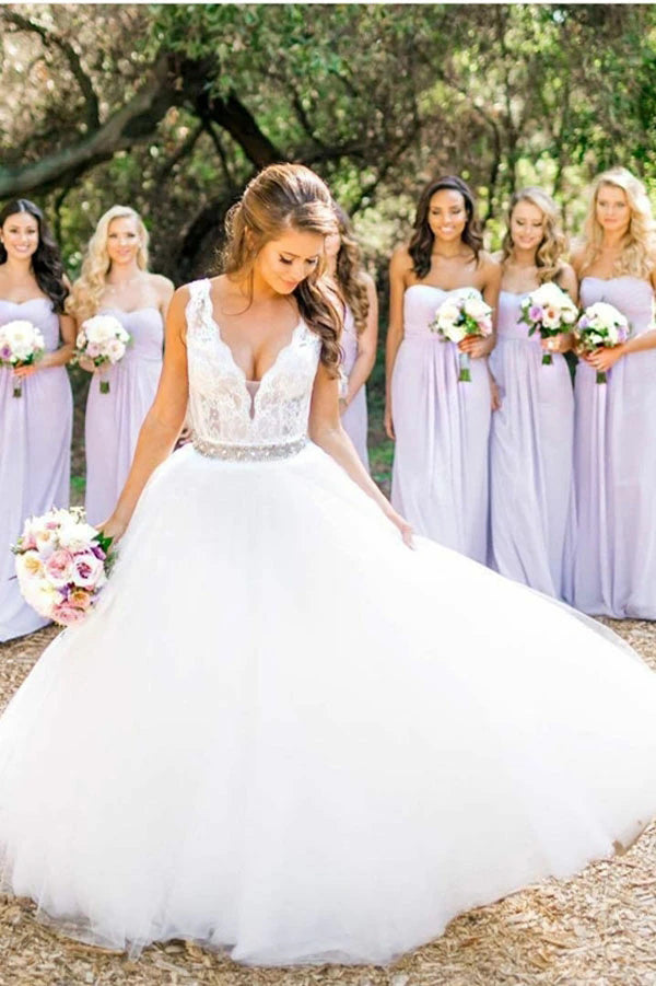 Ball Gown V-Neck Sleeveless Floor Length Wedding Dresses with Lace Appliques N2594
