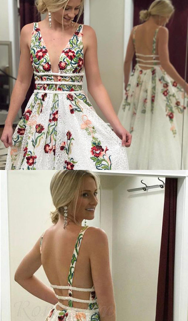 A Line V-Neck Sleeveless Floral Appliques Lace Prom Dresses