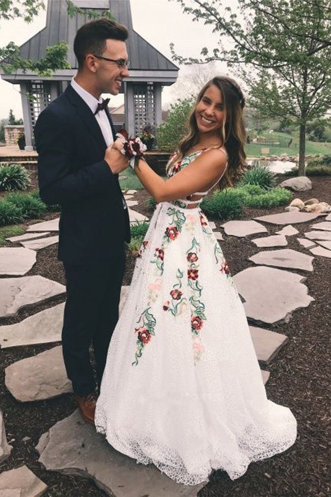 A Line V-Neck Sleeveless Floral Appliques Lace Prom Dresses