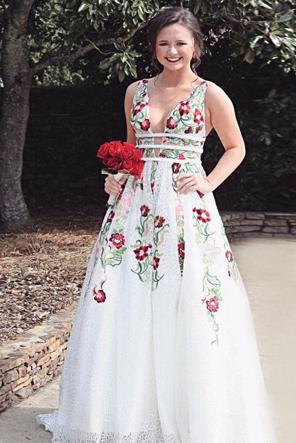 A Line V-Neck Sleeveless Floral Appliques Lace Prom Dresses