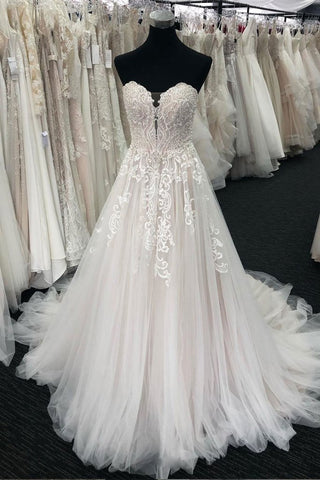 products/ivory_sweetheart_tulle_appliqued_wedding_dress_bridal_dress.jpg