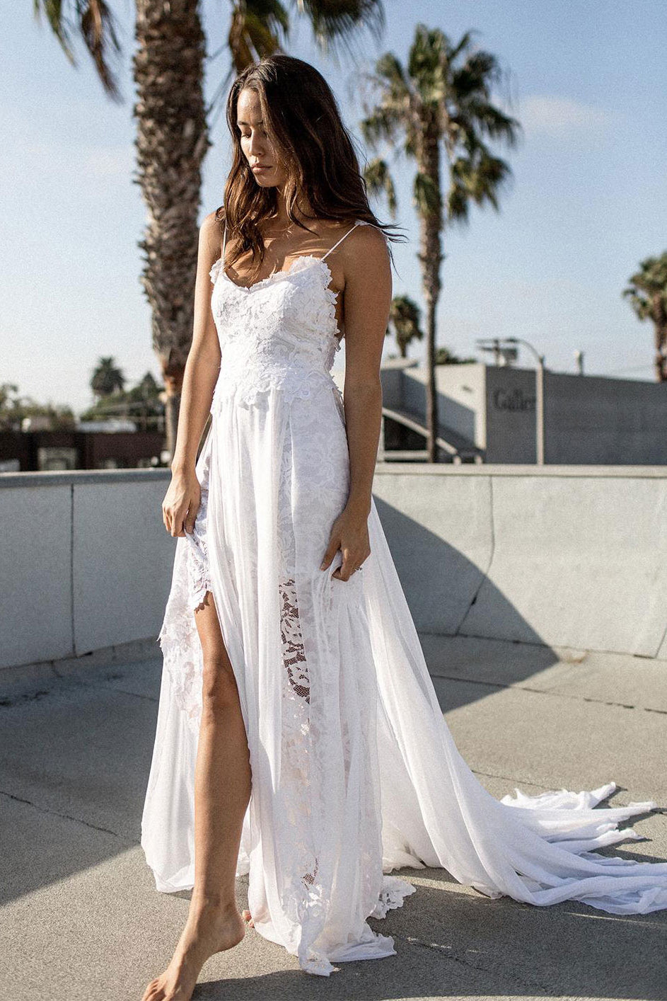 Bohemian Wedding Dresses Spaghetti Straps Long Beach Wedding Gown N959