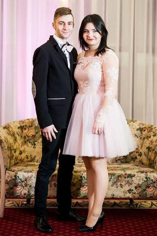 Princess Sheer Neck Long Sleeves Applique Short Tulle Plus Size Prom Dresses N2231