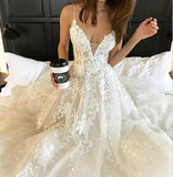 Spaghetti Strap V-Neck Beach Wedding Dresses with Court Train Tulle Bridal Dresses with Lace N1586
