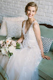 Floor Length V Neck Lace Applique Beach Wedding Dresses Puffy Tulle Wedding Gown N1637