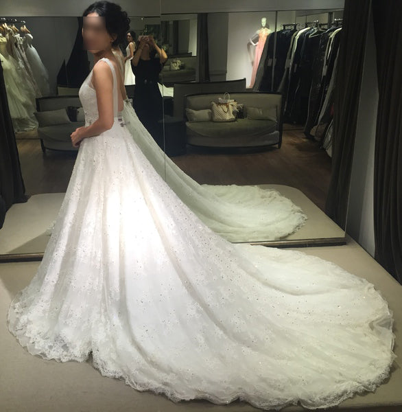 Princess V-neck Sleeveless Backless Court Train Lace Wedding Dresses Sexy Bridal Gown N466